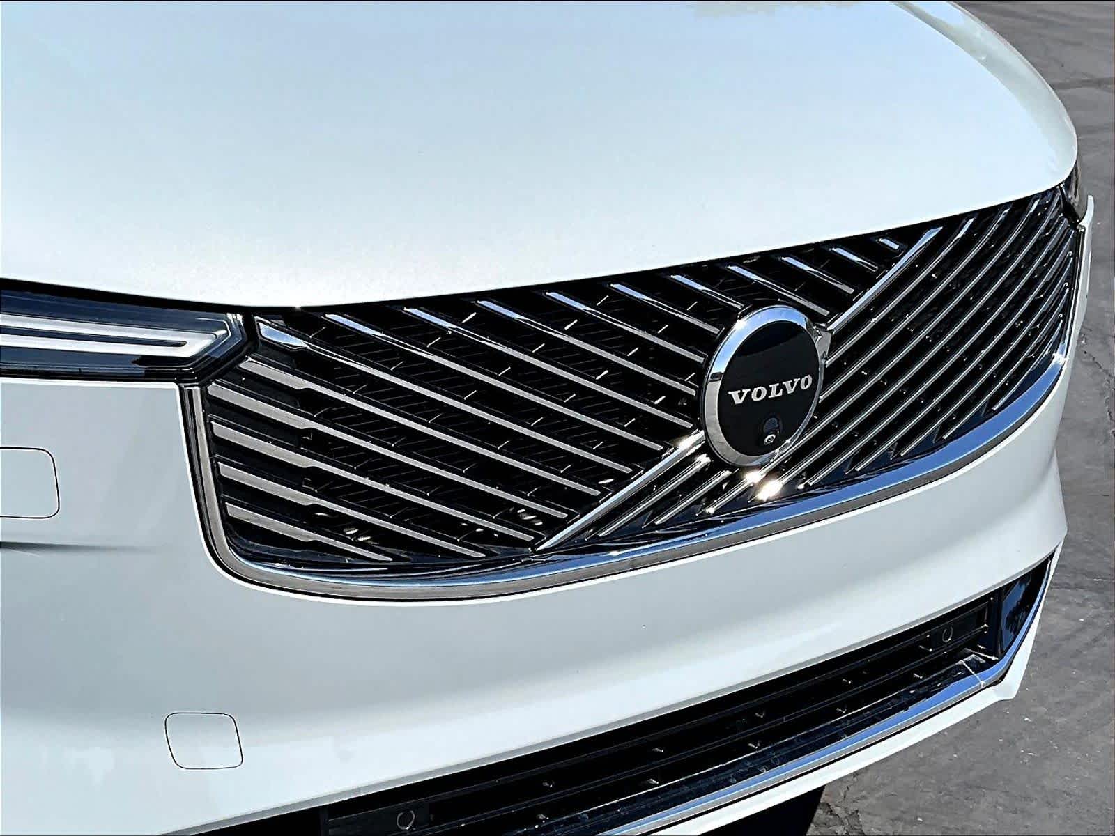 2026 Volvo XC90 Plus - Photo 33