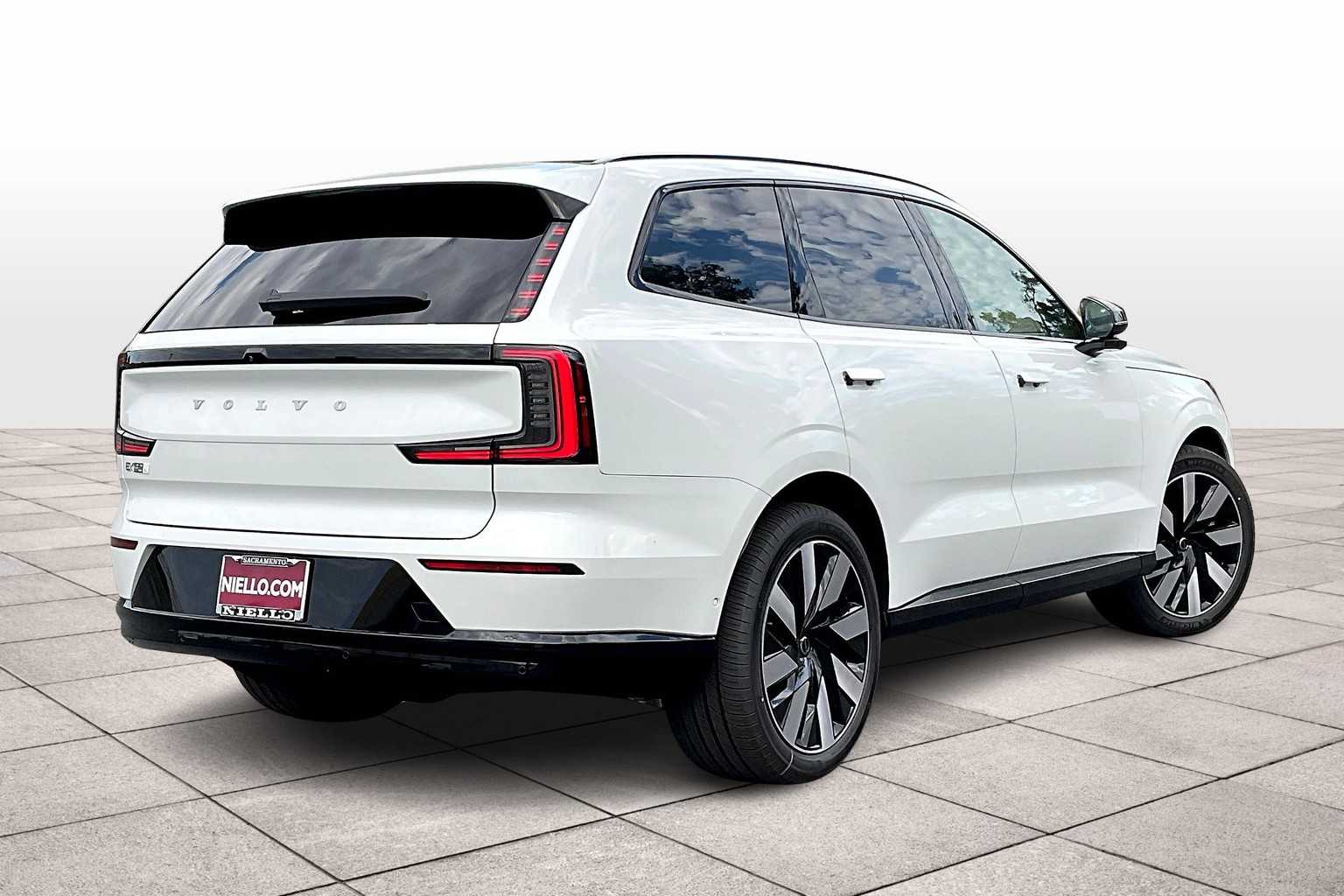 2025 Volvo EX90 Twin Motor Performance Ultra photo 4