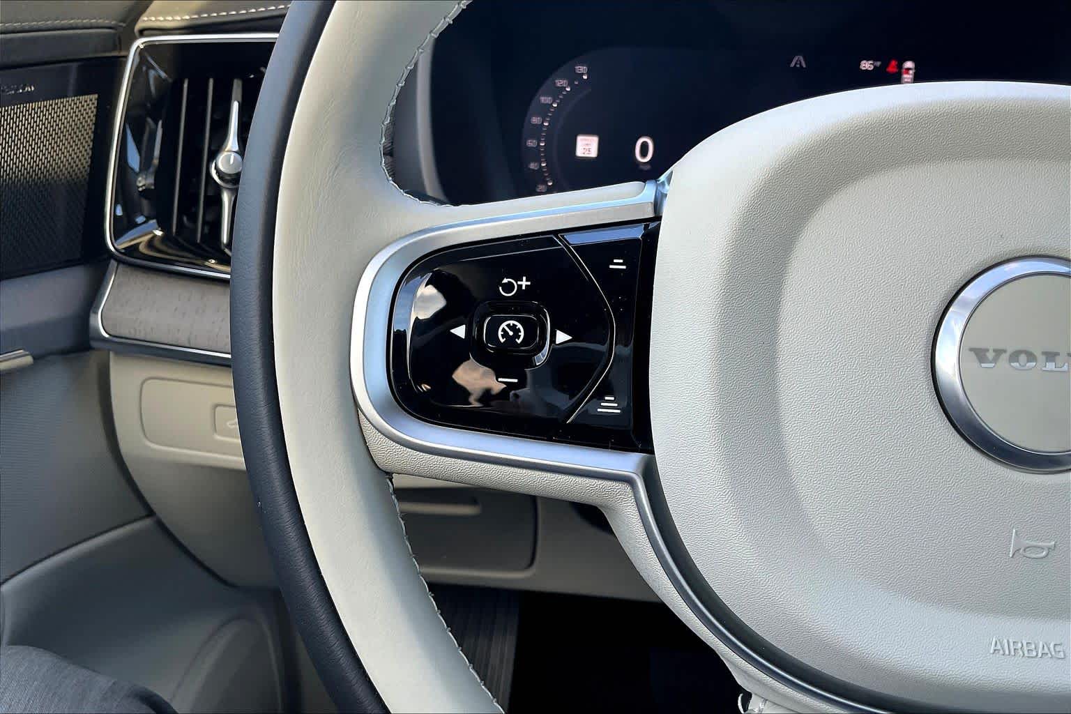 2026 Volvo XC90 Ultra - Photo 17