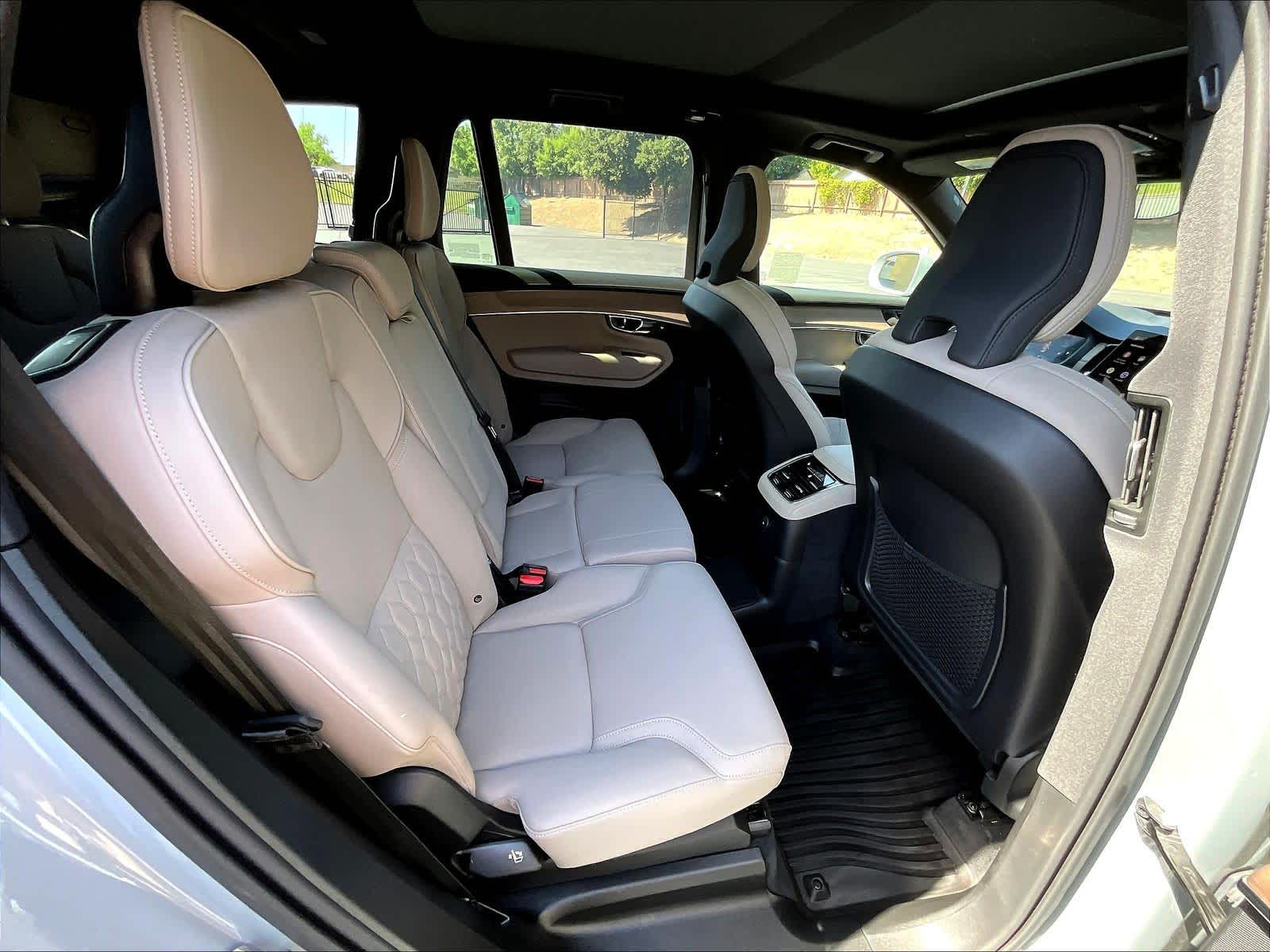 2026 Volvo XC90 Plus - Photo 29
