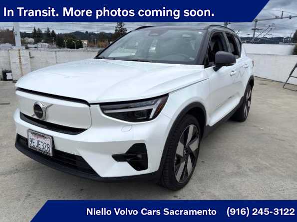 2023 Volvo XC40 Ultimate's photo
