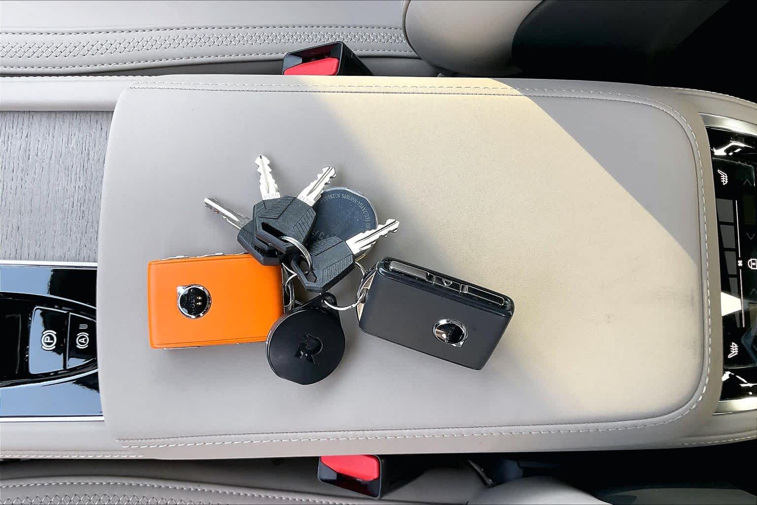 2025 Volvo XC90 Core - Photo 12