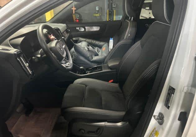 2023 Volvo C40 Recharge Pure Electric Plus photo 2