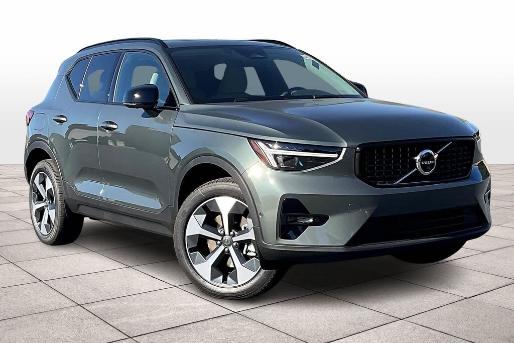 New 2026 Volvo XC40 B5 Plus SUV