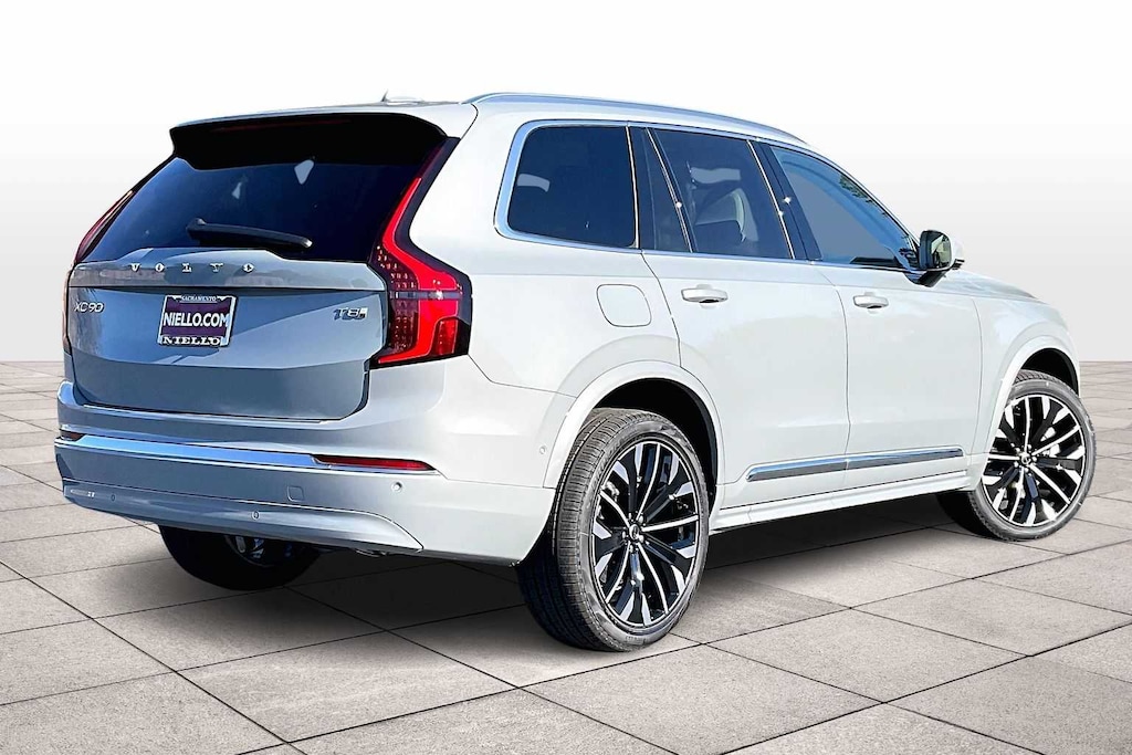 New 2026 Volvo XC90 plug-in hybrid T8 Ultra 7-Seater SUV