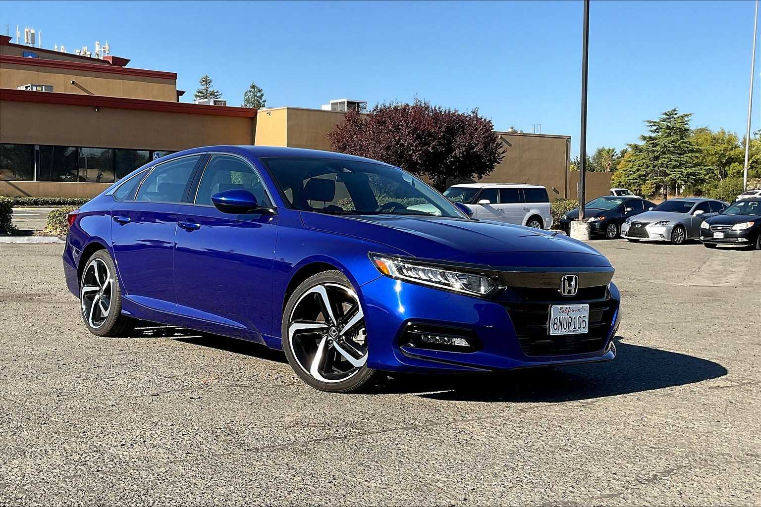 2020 Honda Accord Sport photo 2