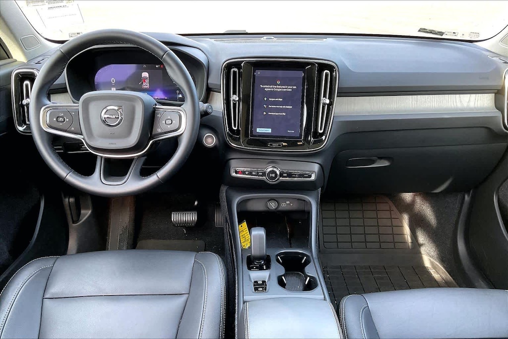 Used 2025 Volvo XC40 B5 Core Bright Theme SUV