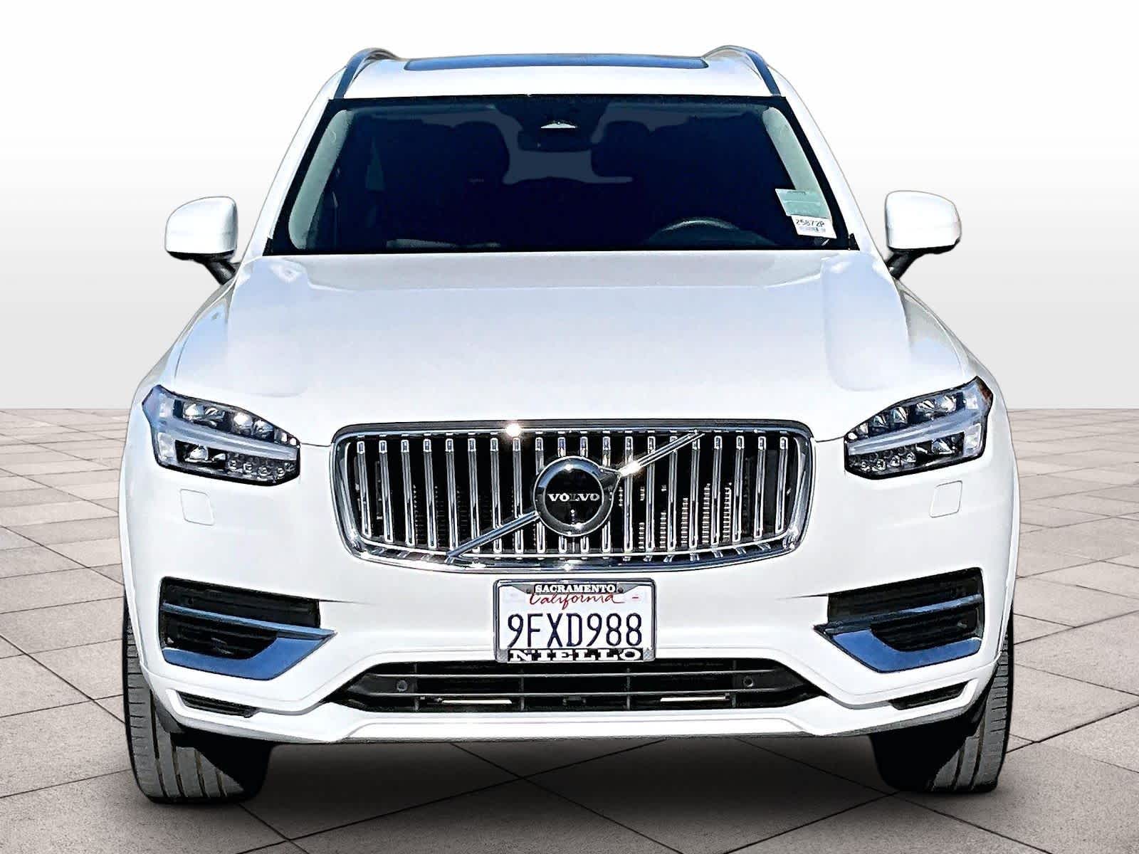 2023 Volvo XC90 Recharge Plug-In Hybrid Plus photo 2