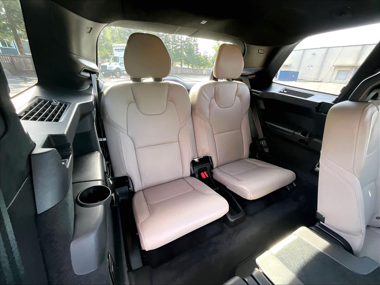 2026 Volvo XC90 Ultra - Photo 28