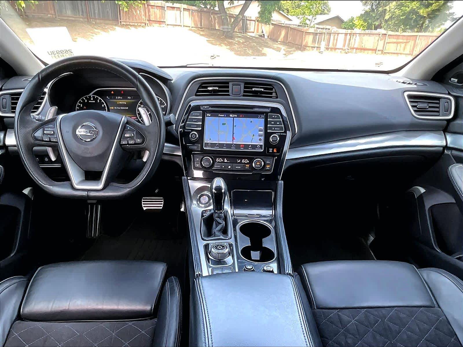 2018 Nissan Maxima SR photo 3