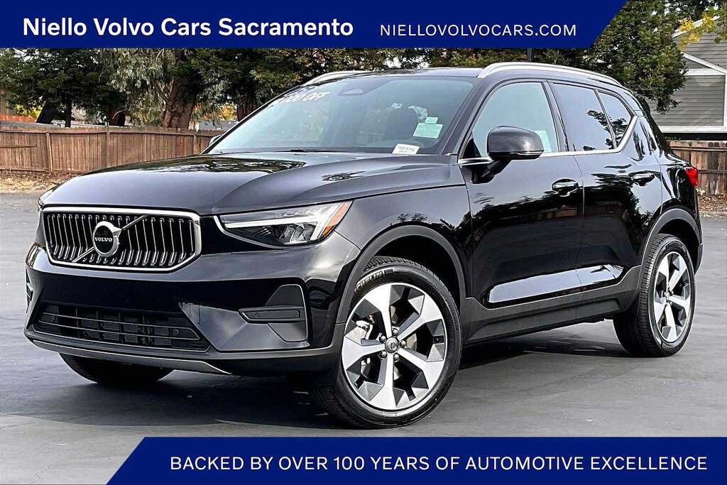 Used 2025 Volvo XC40 B5 Core Bright Theme SUV