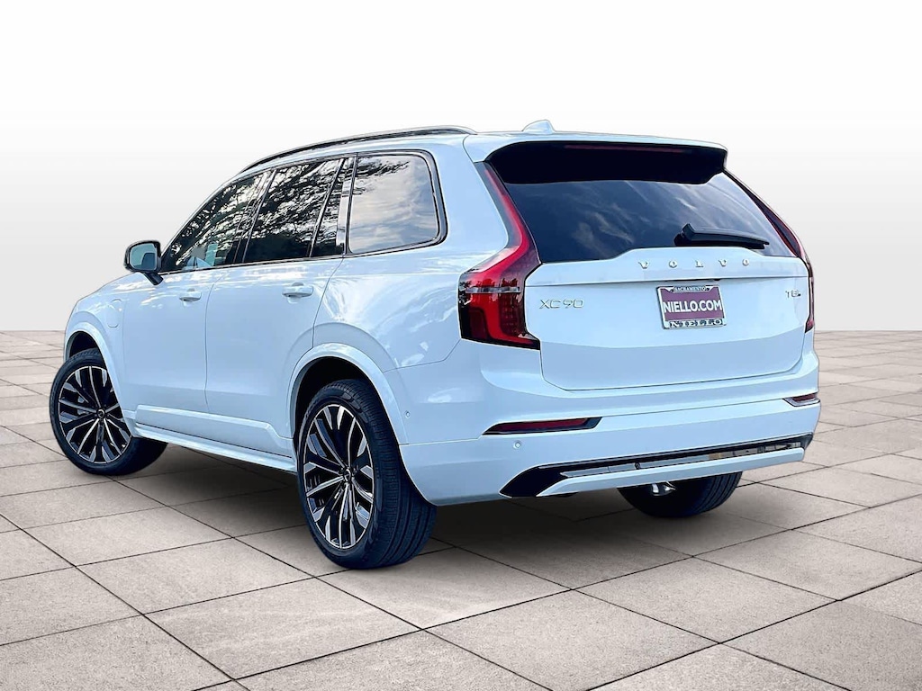 New 2026 Volvo XC90 plug-in hybrid T8 Ultra Dark Theme 6-Seater SUV