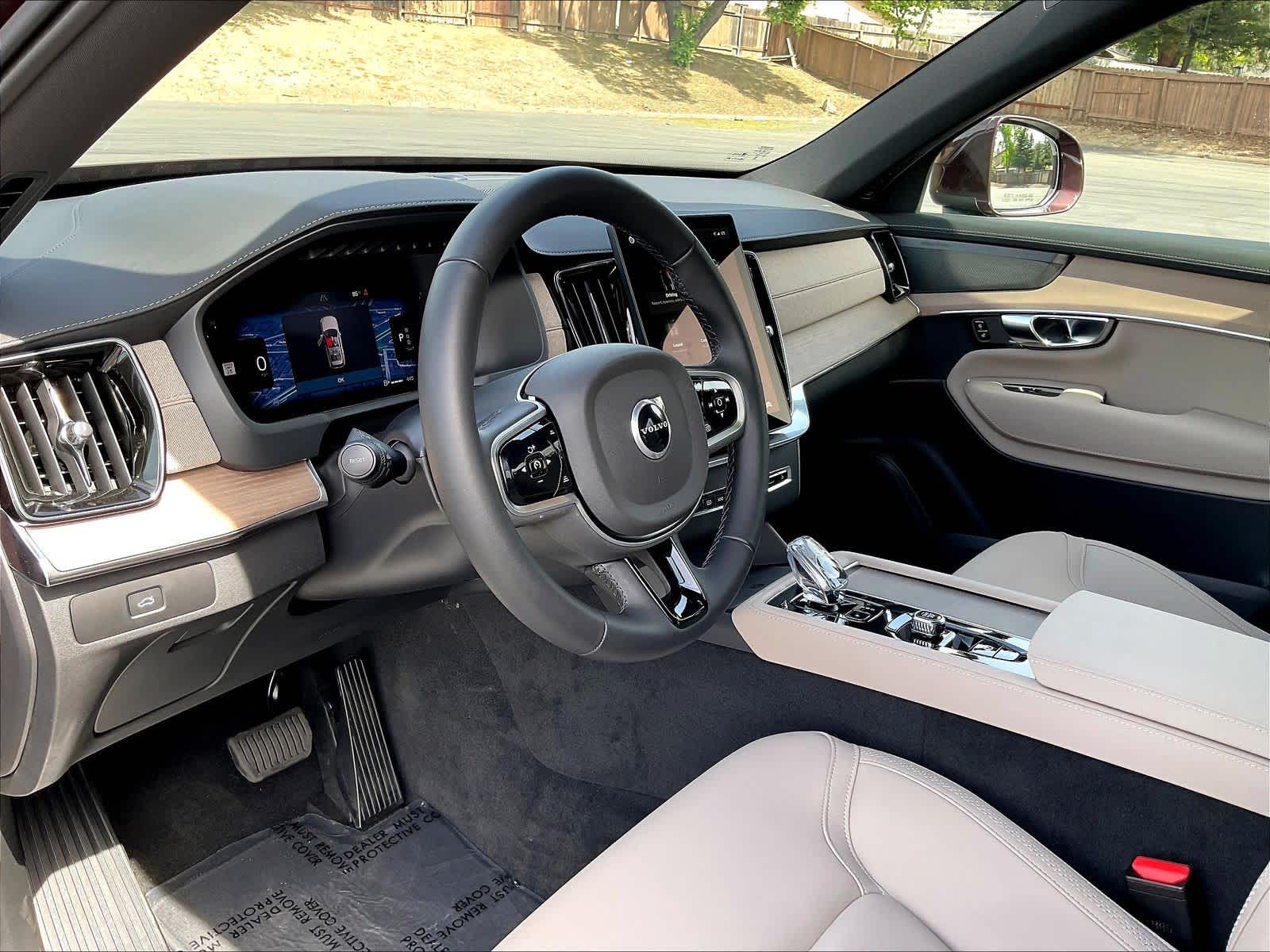 2026 Volvo XC90 B6 Plus 6-Seater photo 3