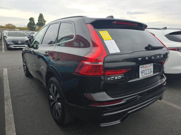 2025 Volvo XC60 Plus B5 photo 2