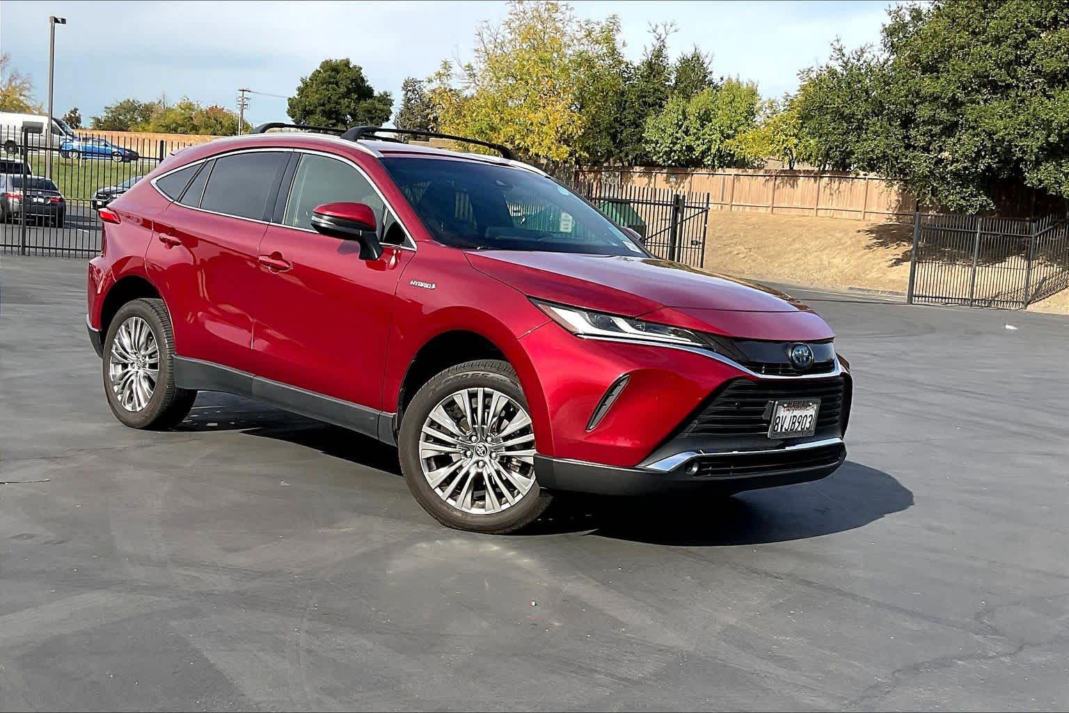 2021 Toyota Venza XLE photo 2