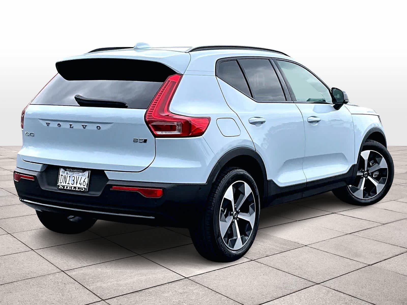 2026 Volvo XC40 Plus - Photo 15