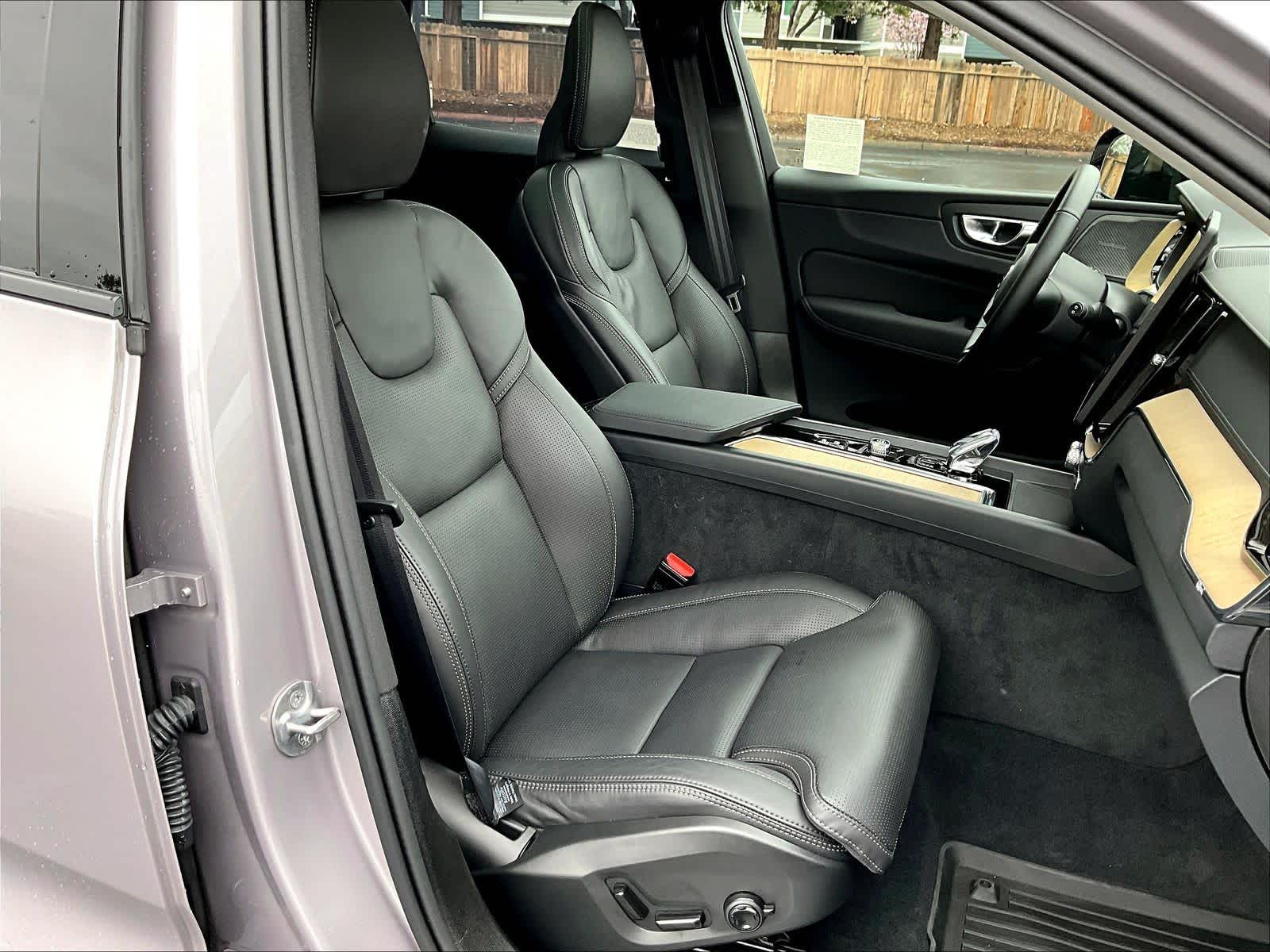 2026 Volvo XC60 Ultra photo 3