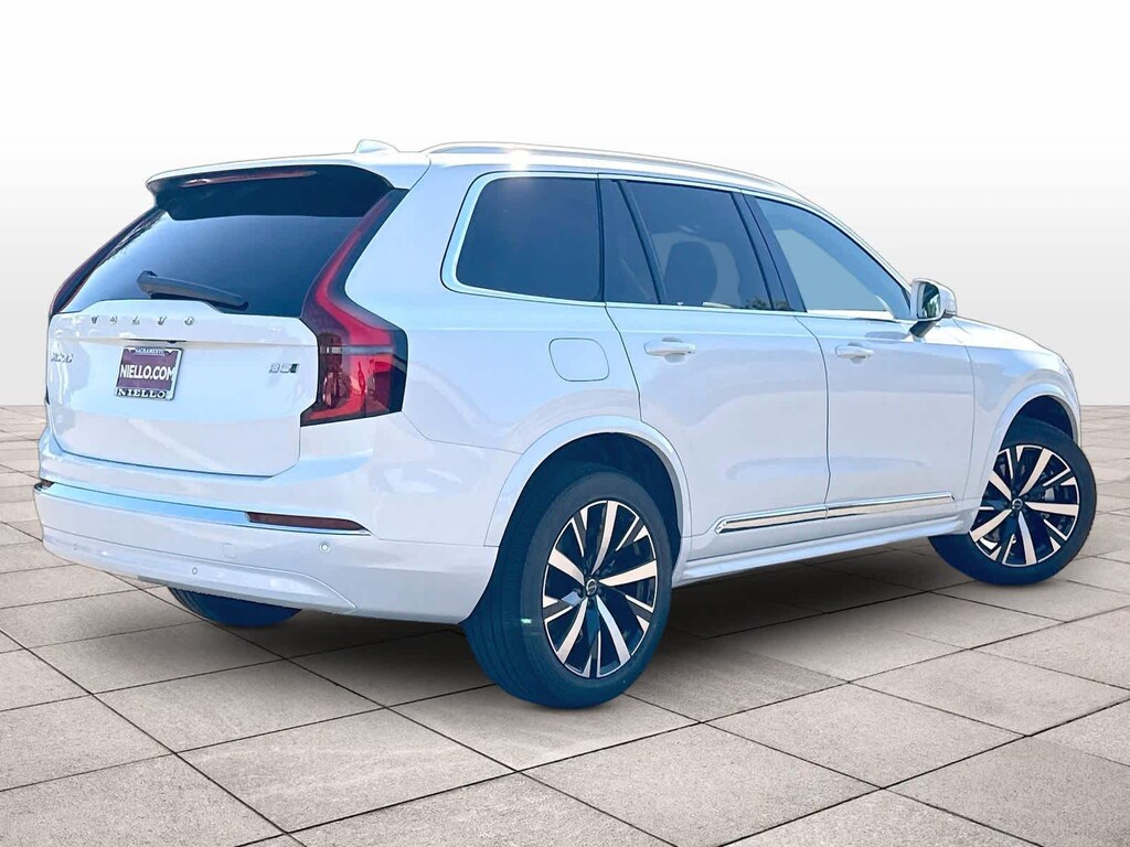 New 2026 Volvo XC90 B5 Core SUV