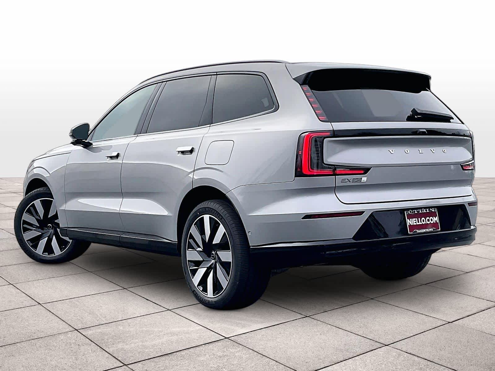 2025 Volvo EX90 Twin Motor Performance Plus 7-Seater photo 2