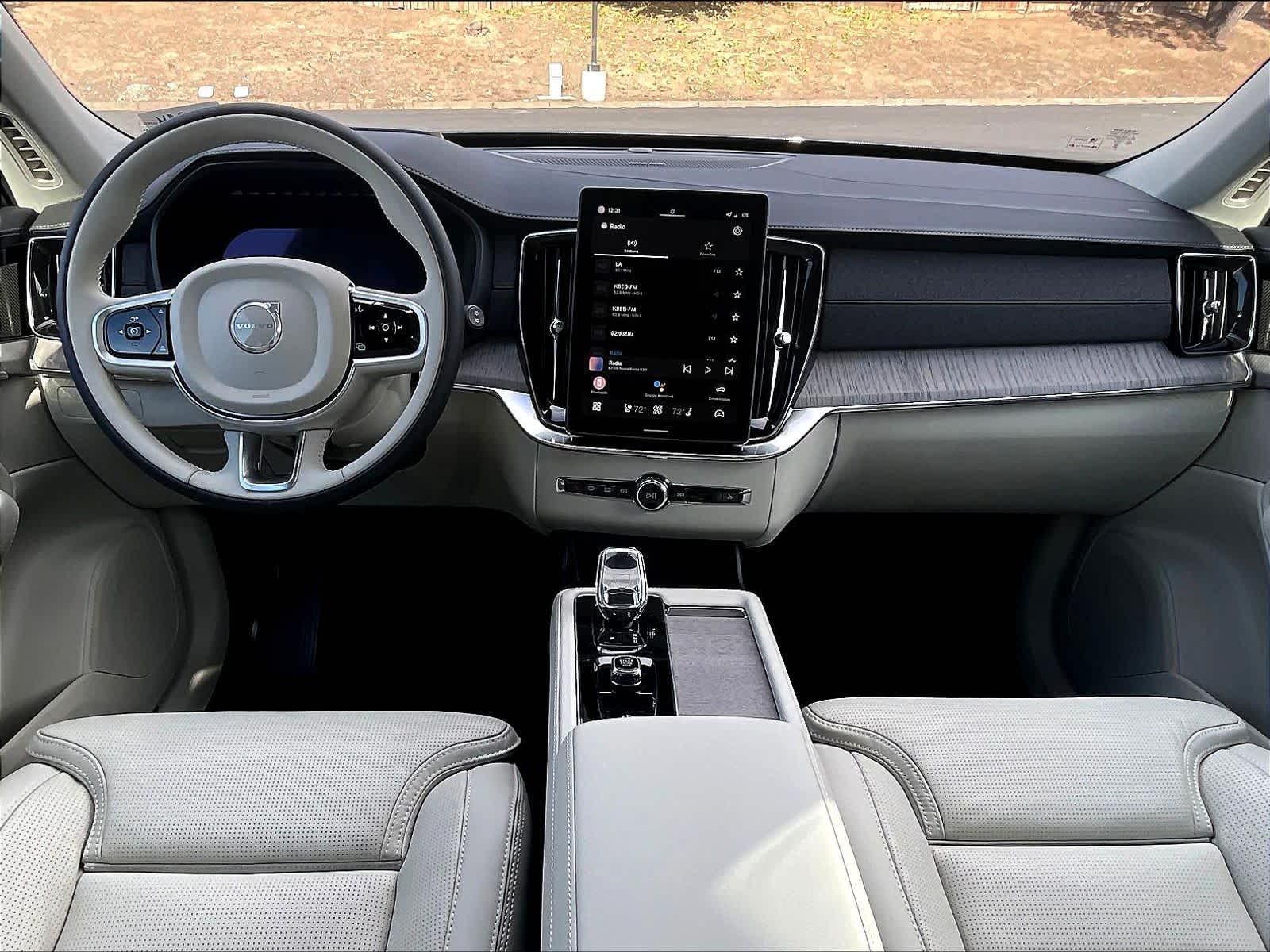 2026 Volvo XC90 B6 Ultra Dark Theme 7-Seater photo 6