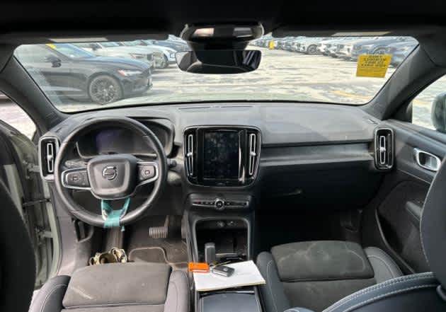 2023 Volvo C40 Recharge Pure Electric Plus photo 3