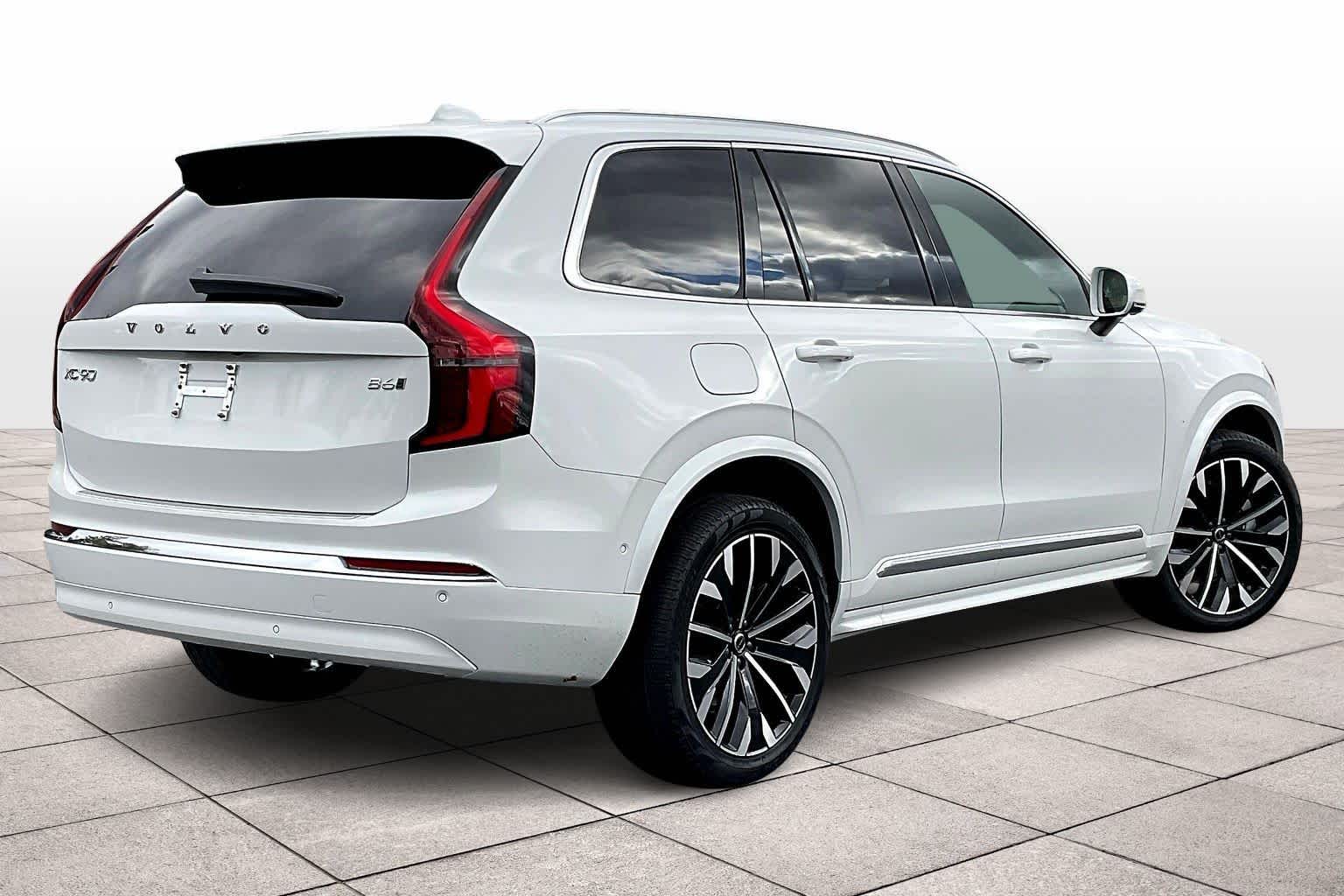 2026 Volvo XC90 Plus photo 4