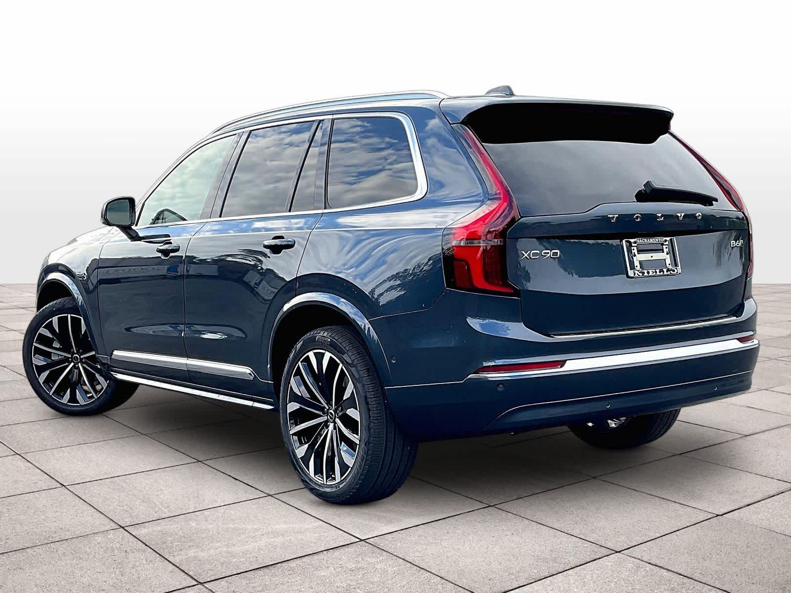 2026 Volvo XC90 B6 Plus 7-Seater photo 2