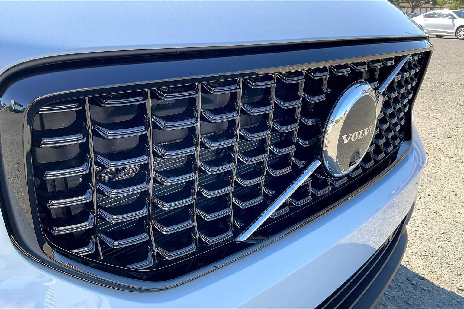 2026 Volvo XC40 Plus - Photo 33