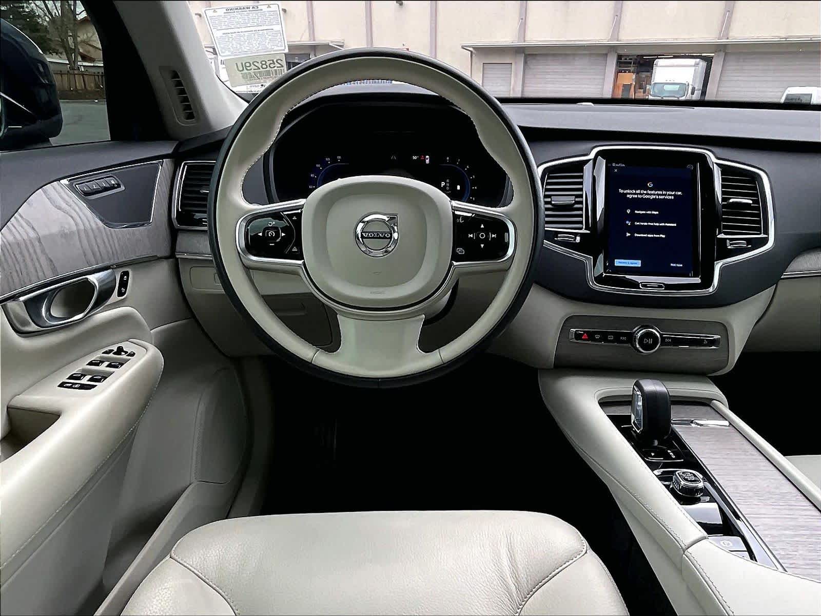 2023 Volvo XC90 Plus photo 5