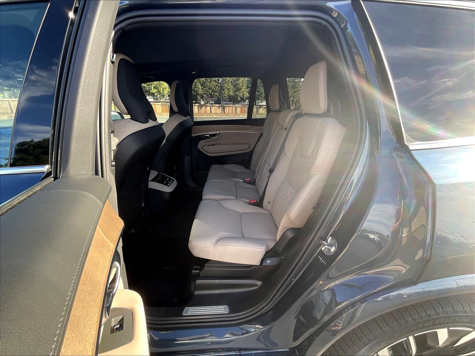 2026 Volvo XC90 Plus - Photo 12