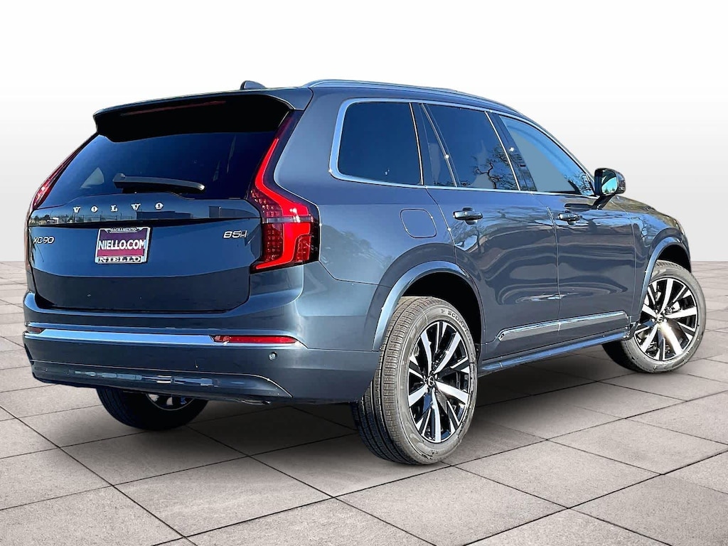 New 2026 Volvo XC90 B5 Core SUV