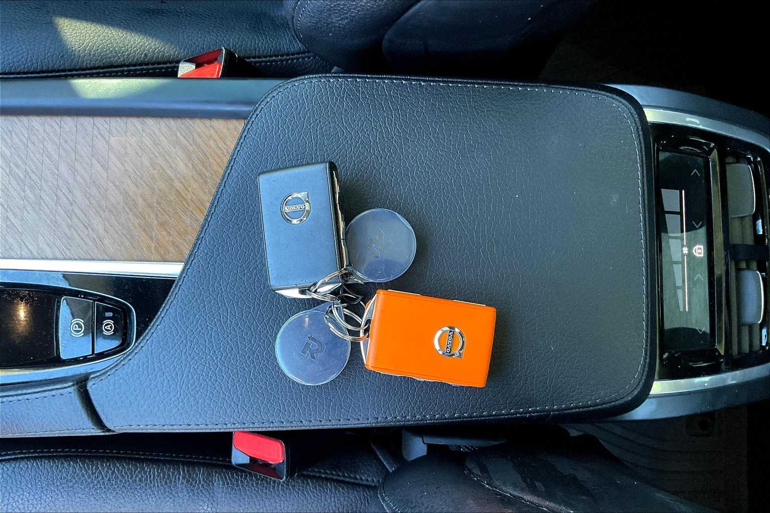 2022 Volvo XC90 Momentum T6 AWD photo 4