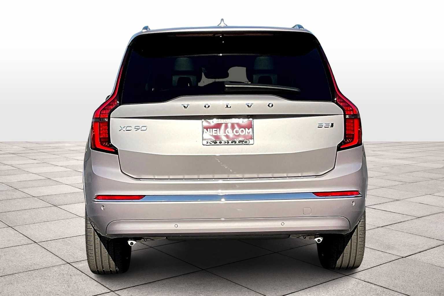 2026 Volvo XC90 B5 Plus 7-Seater photo 5