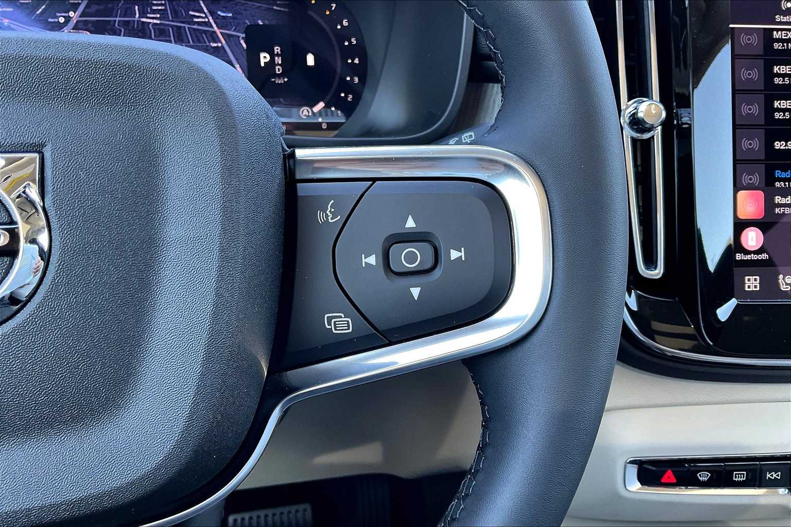 2026 Volvo XC40 Plus - Photo 18