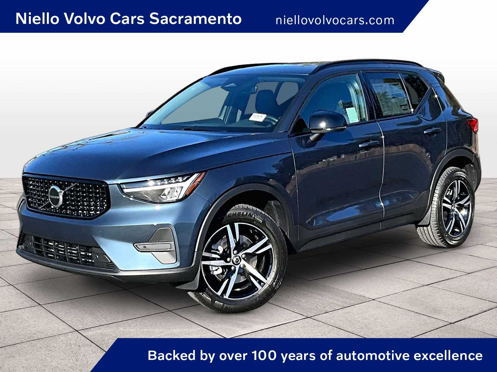 2026 Volvo XC40 B5 Core Dark AWD's photo