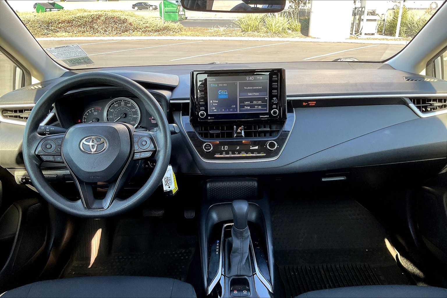 2022 Toyota Corolla LE photo 3