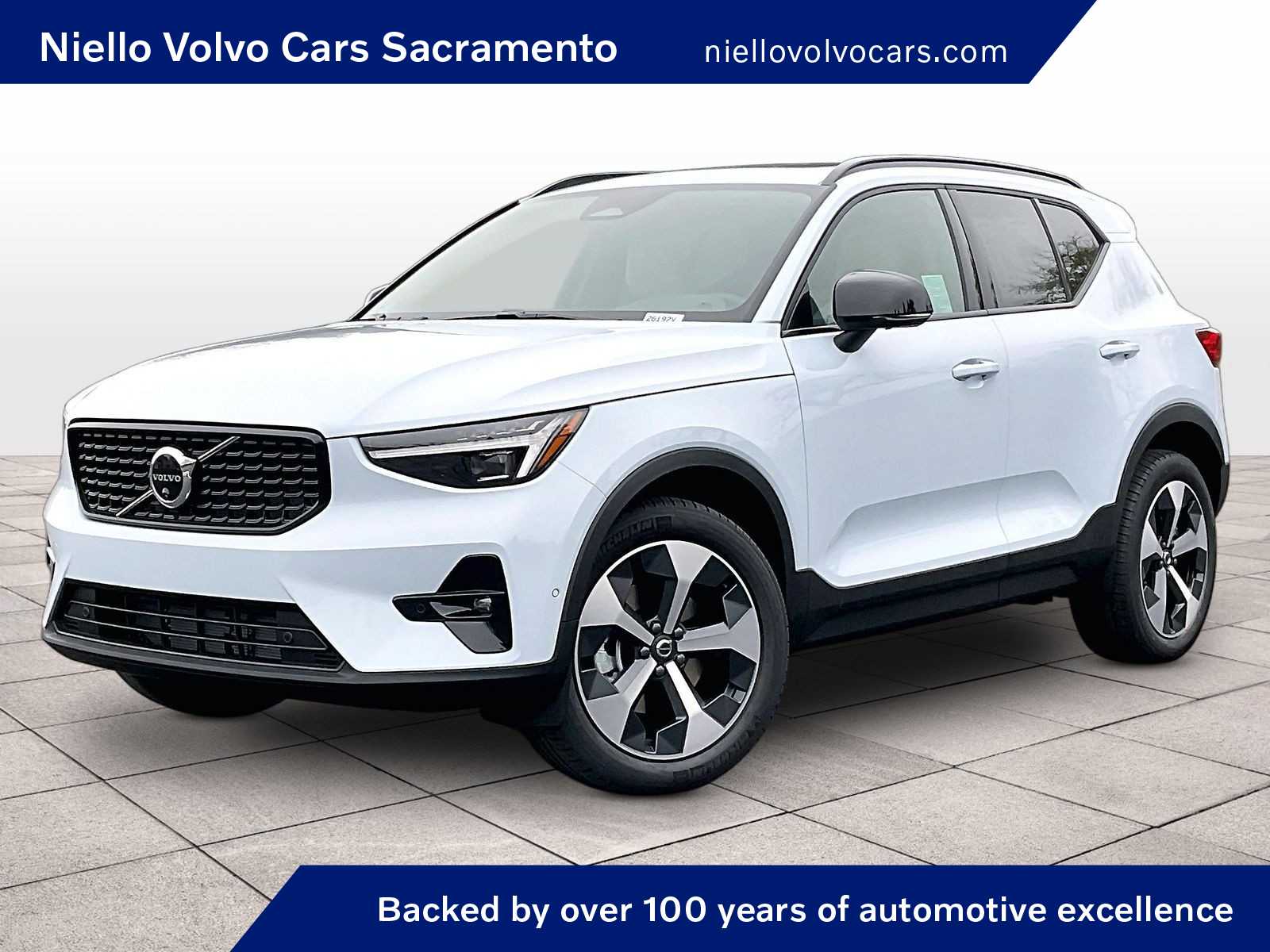 2026 Volvo XC40 B5 Plus Dark AWD's photo