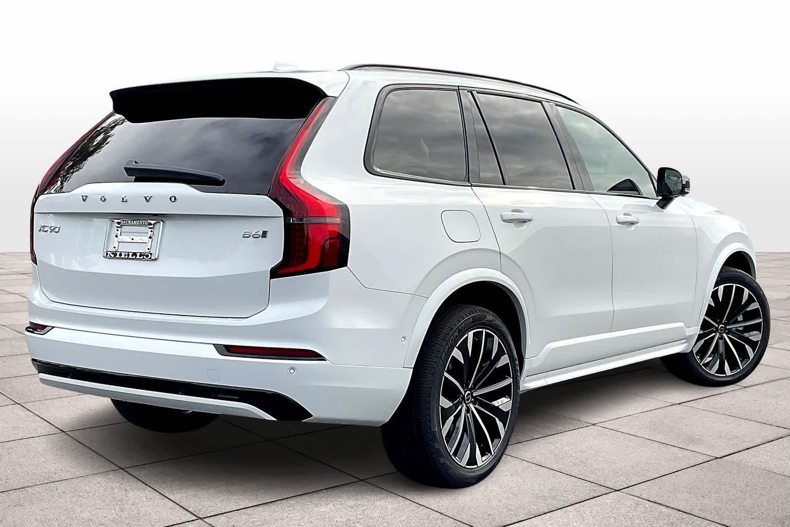 2026 Volvo XC90 photo 4