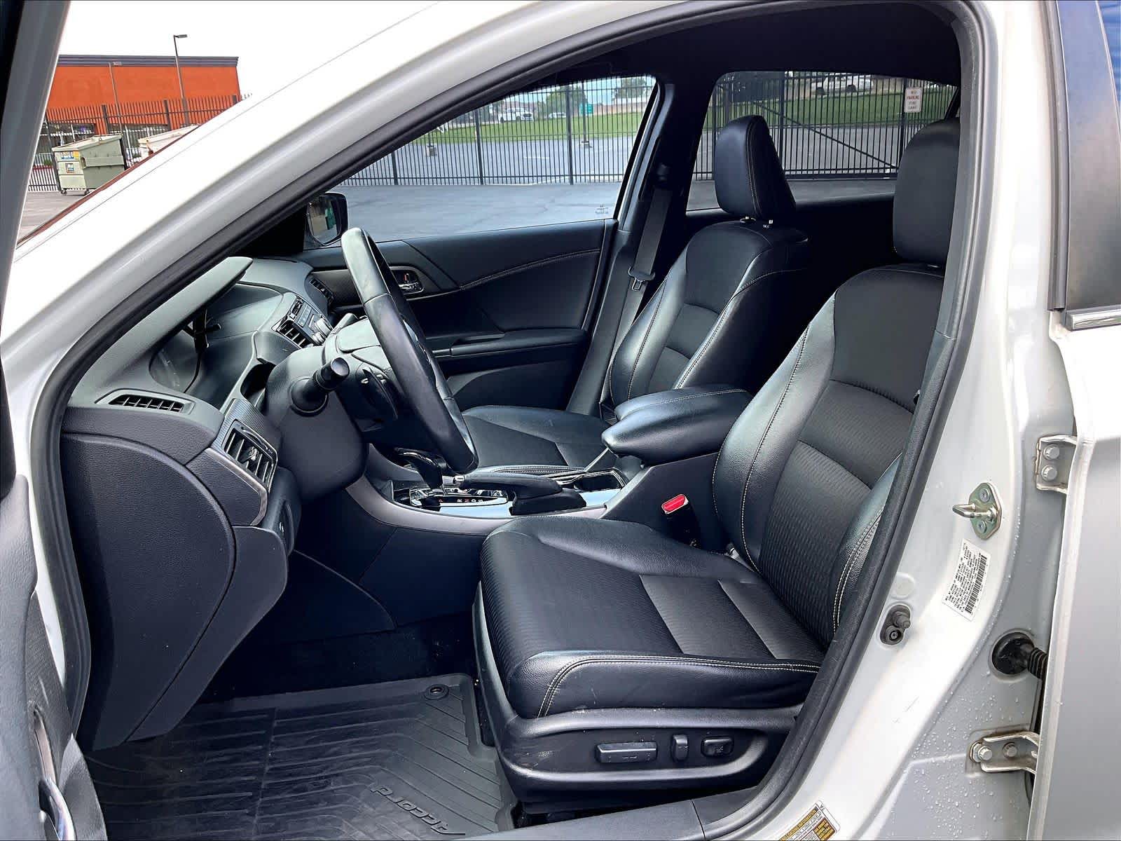 2016 Honda Accord Sedan Sport photo 4