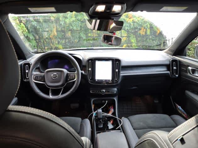 2023 Volvo XC40 Recharge Ultimate Twin photo 3