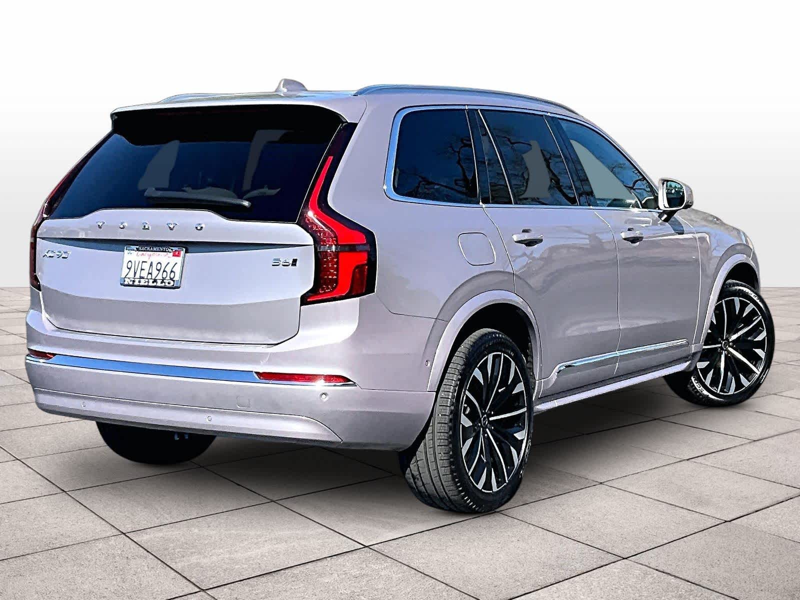 2026 Volvo XC90 Plus - Photo 15
