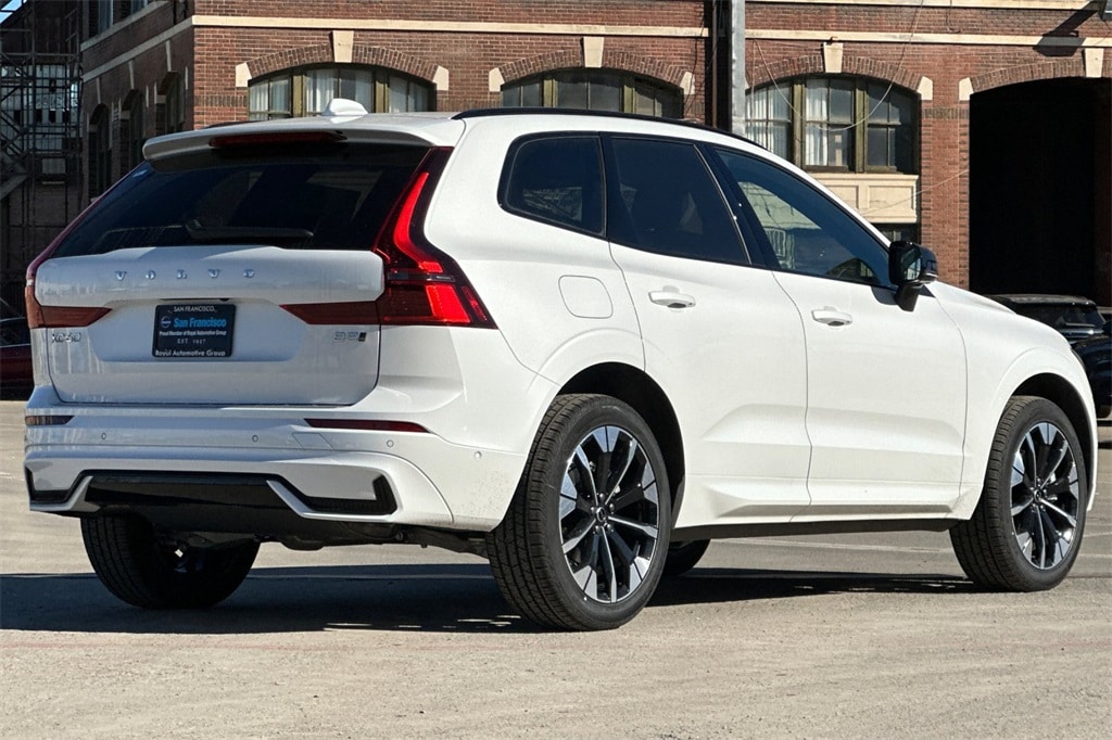New 2026 Volvo XC60 B5 Plus SUV