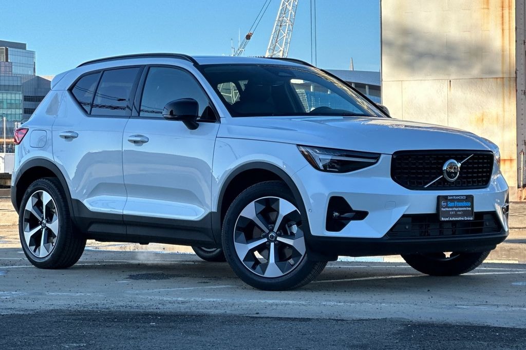 New 2026 Volvo XC40 B5 Plus SUV