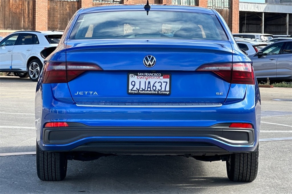 Certified 2023 Volkswagen Jetta 1.5T SE Sedan