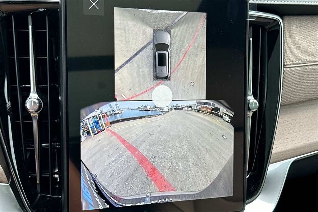 2026 Volvo XC90 Plus - Photo 18