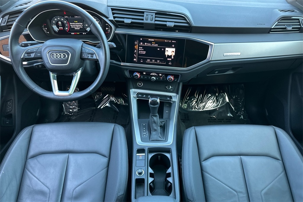 Q3 Premium Plus 40 TFSI quattro