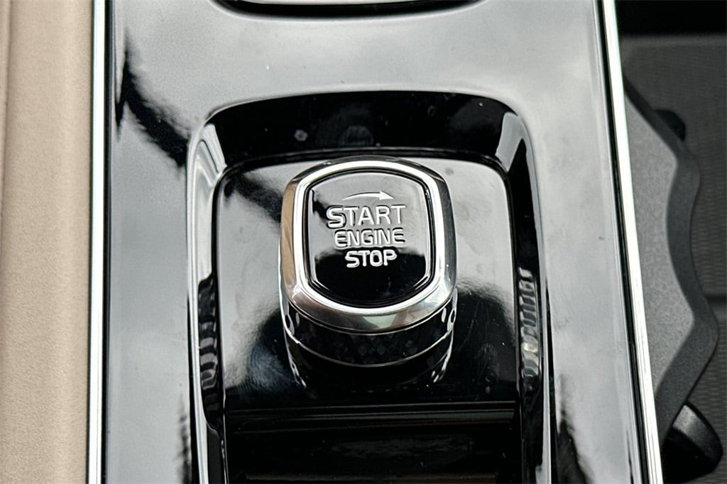 2026 Volvo XC90 Plus - Photo 21