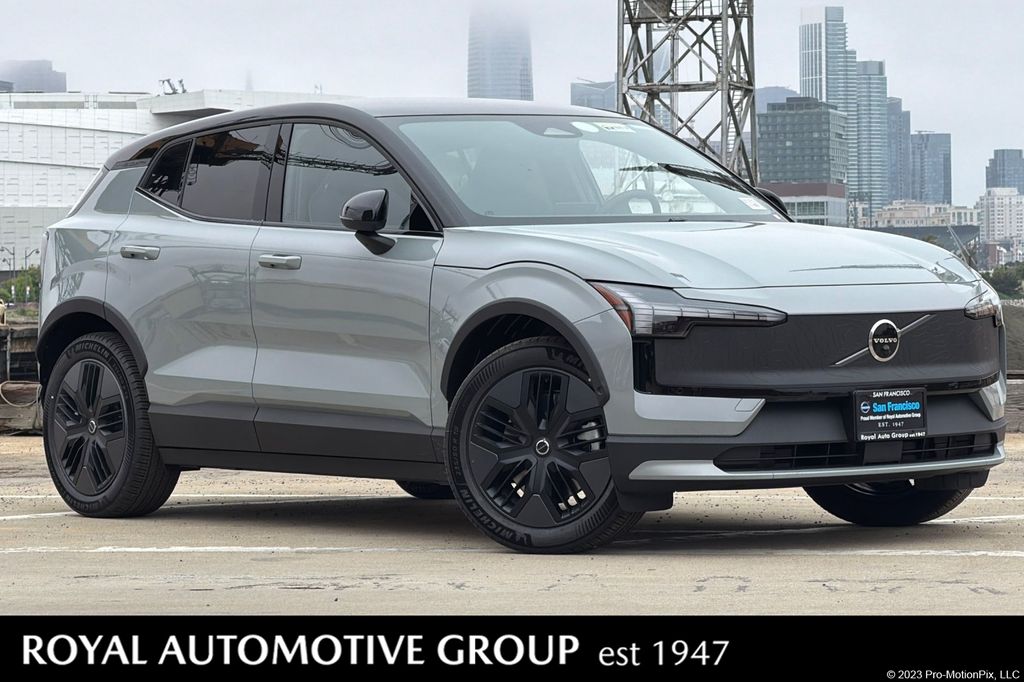 2026 Volvo EX30 Twin Motor Cross Country Ultra's photo