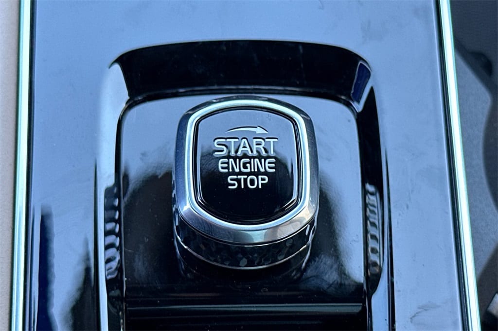 2026 Volvo XC90 Core - Photo 21