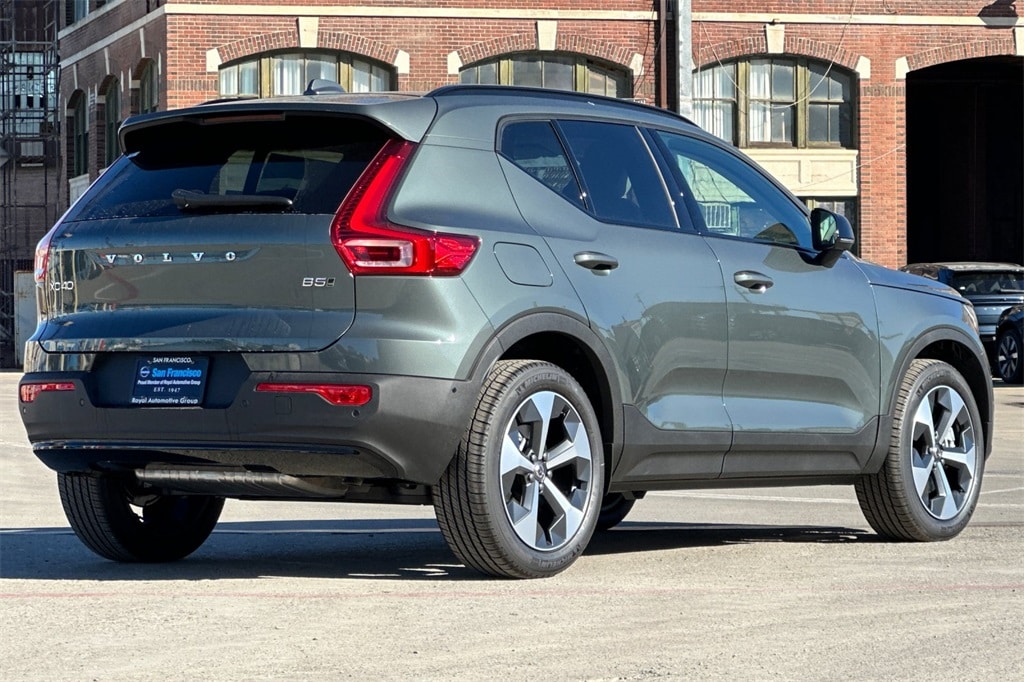 New 2026 Volvo XC40 B5 Plus SUV